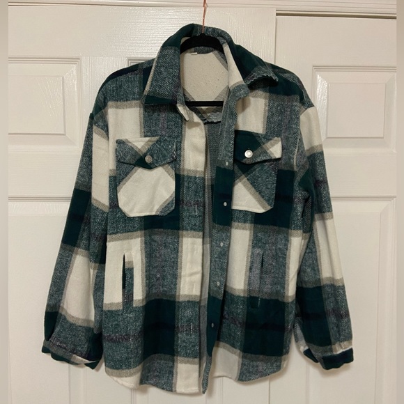 Jackets & Blazers - Womens Green Plaid Shacket